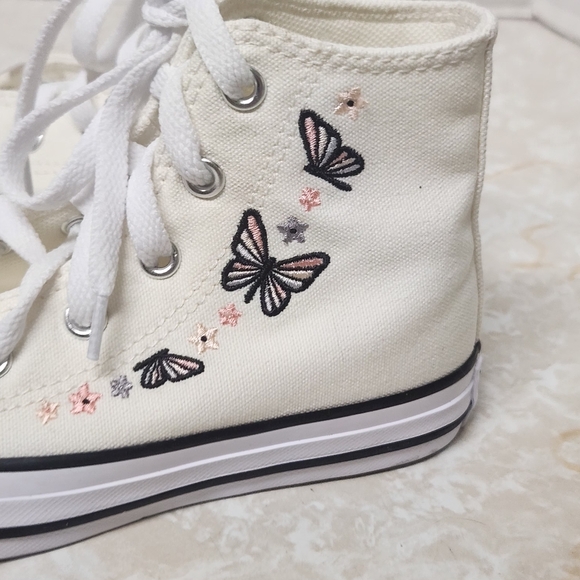 Converse Chuck Taylor All Star Hi Top Cream Color w/Butterflies Youth Kids Sz 12 - Picture 6 of 10
